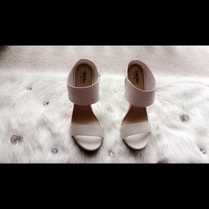 🗯 Open Toe White Mules 🗯